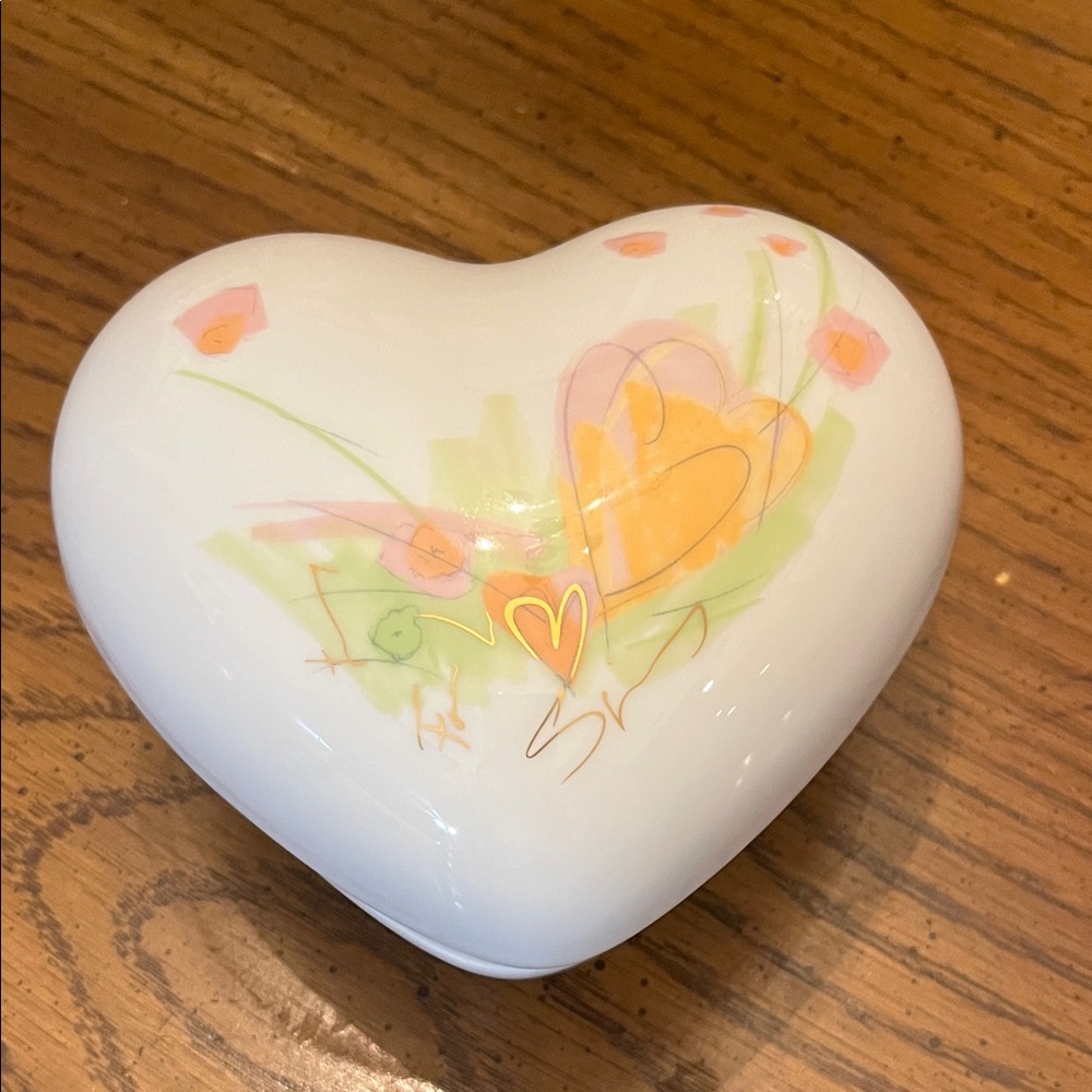 Rosenthal Heart-Shaped Floral Trinket‎ Box
